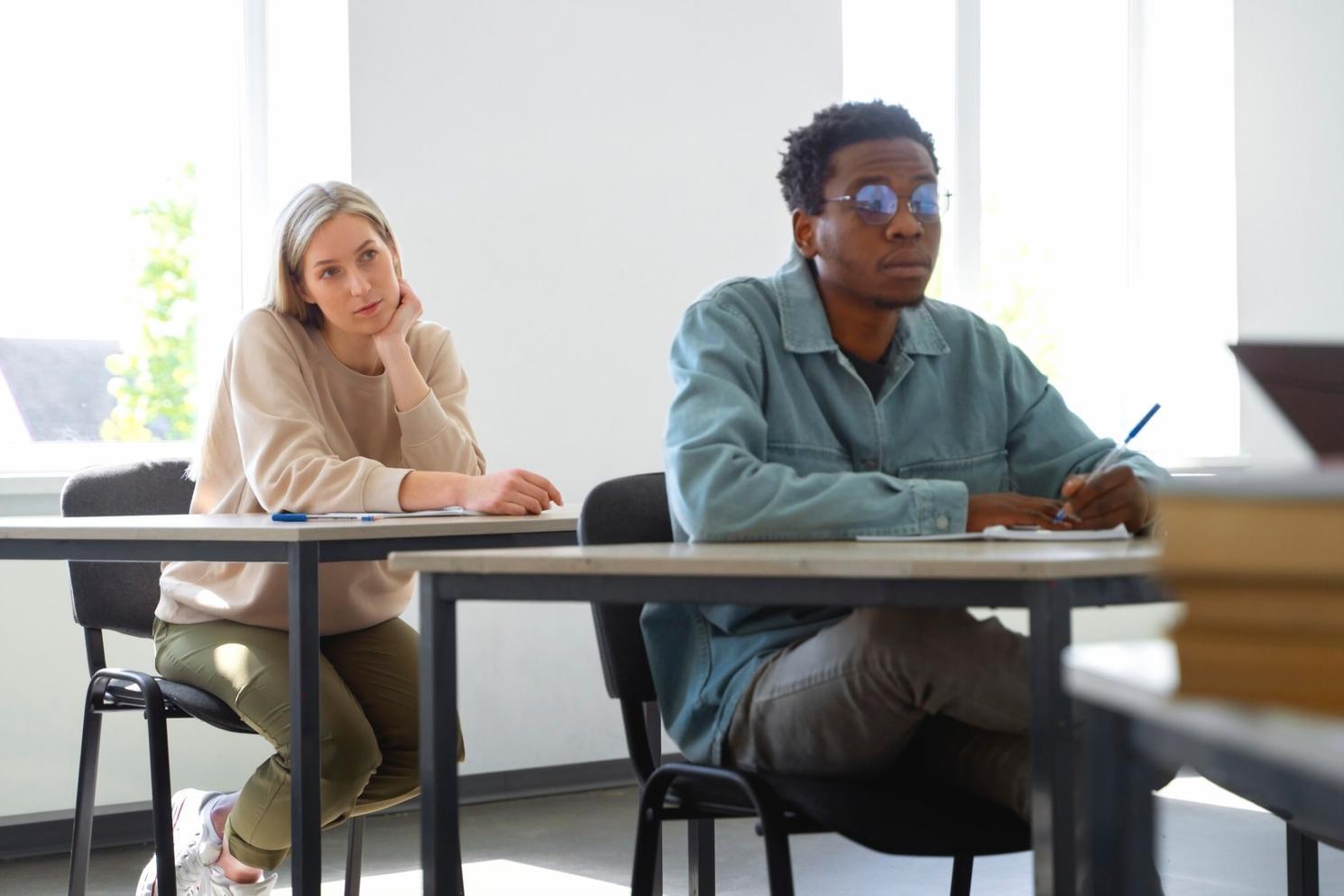 Collaborative learning environment with students working on real-world projects